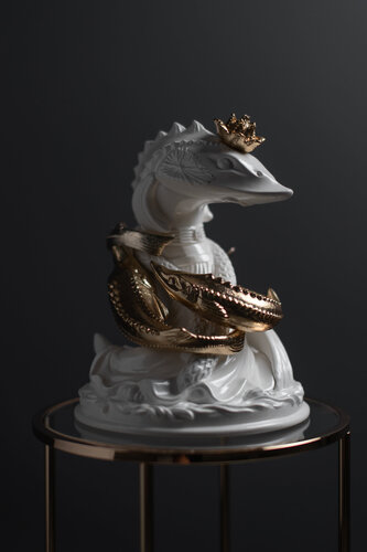 The Crowned Pisces Zodiac Sign White&Gold Collection de Valeria Anton, Escultura a la venta en Singulart