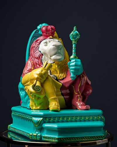 Leo Zodiac Sign  The Fool’s Theatre collection van Valeria Anton, Beeldhouwwerk te koop op Singulart