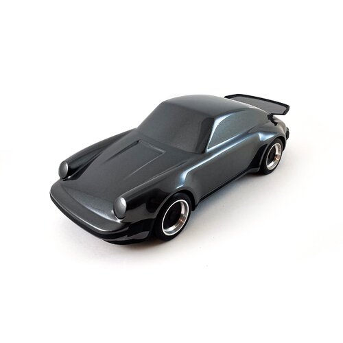 "80 Turbo" (inspiration Porsche 930) - Livrée Black & Grey von Atelier Circourt, Skulptur kaufen auf Singulart