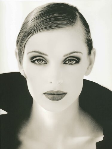 Ludmilla by Christopher Micaud, 사진 for Sale on Singulart