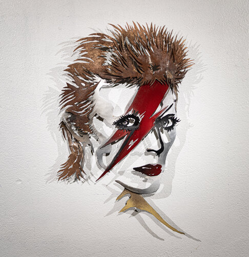 David Bowie - Aladdin Sane -1973 by Frédéric Daty, 조각 for Sale on Singulart