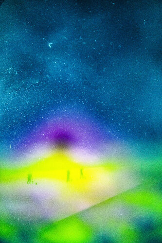 POLAR LIGHTS - No AI, but looking like AI. de Ákos Burg, Fotografía a la venta en Singulart