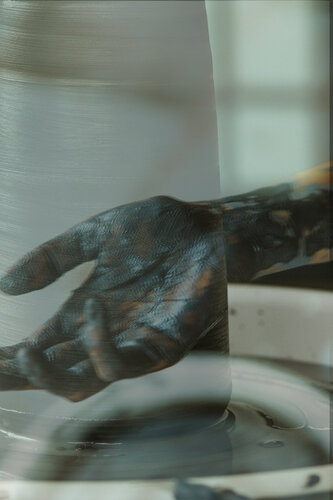 Art Through Touch - Silent Knowledge von Tatjana-Aleksandra Aljautdinova, Fotografie kaufen auf Singulart
