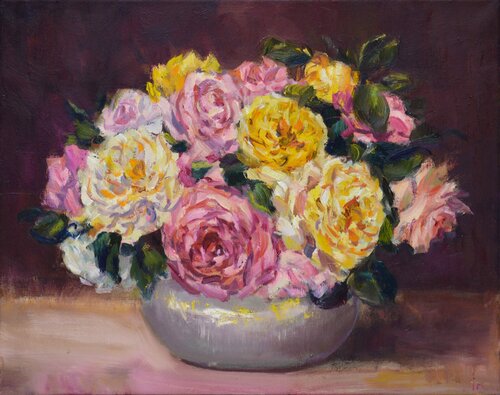 Roses in a vase par Iryna Kastsova, Peinture en vente sur Singulart