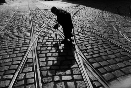 Berlin, Zionskirchlatz de Harald Hauswald, Fotografía a la venta en Singulart