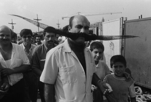 Istanbul, Galatabrücke 1989 van Harald Hauswald, Fotografie te koop op Singulart