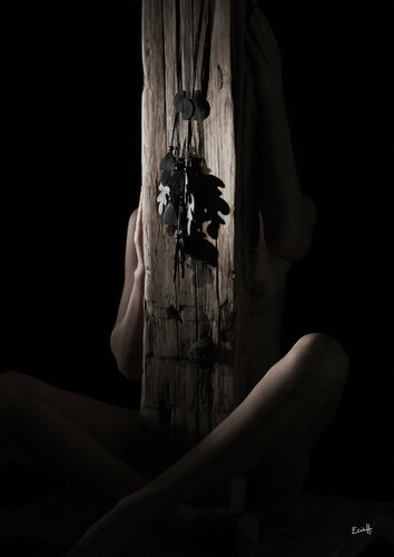 Totem by Eric HERTAULT, 사진 for Sale on Singulart