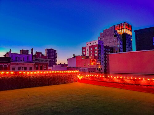 Manhattan Roof Top Party par Thomas Dellert, Édition en vente sur Singulart