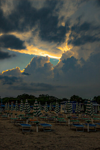 Venice. Evening at the beach in Lido von Thomas Dellert, Fotografie kaufen auf Singulart
