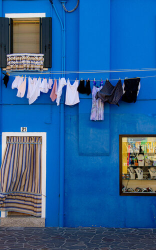 Venice Burano Azur Blue par Thomas Dellert, Photographie en vente sur Singulart