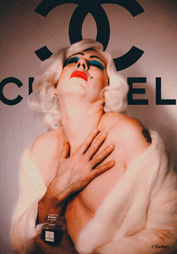 Im a CHANEL Girl at heart di Thomas Dellert, Fotografia in vendita su Singulart