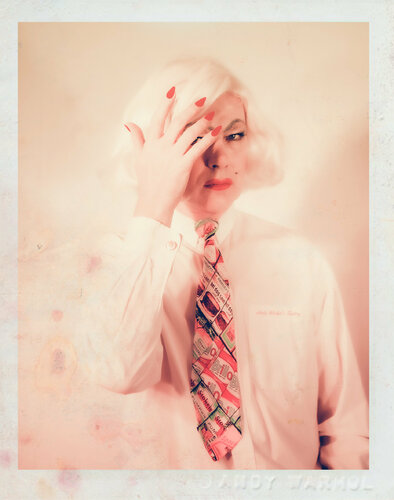 Dollar Drag Polaroid   " Im Pink" di Thomas Dellert, Fotografia in vendita su Singulart