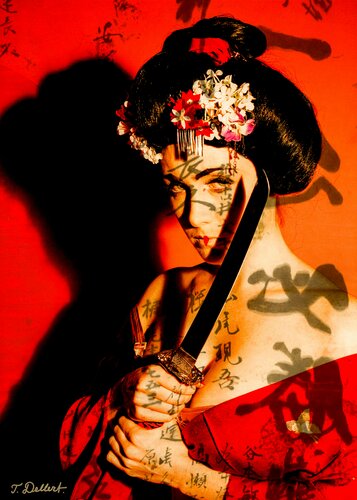 Samurai Geisha. Original photograph by Thomas Dellert di Thomas Dellert, Fotografia in vendita su Singulart