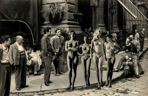 Naked on Via Veneto Roma Thomas Dellert