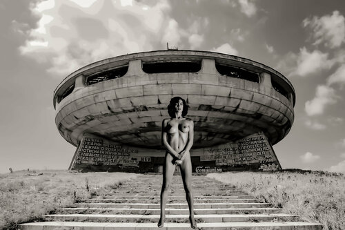 Naked in the  Soviet Union de Thomas Dellert, Fotografía a la venta en Singulart
