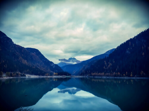 Blaue magische Berge der Hoffnung par Thomas Dellert, Photographie en vente sur Singulart
