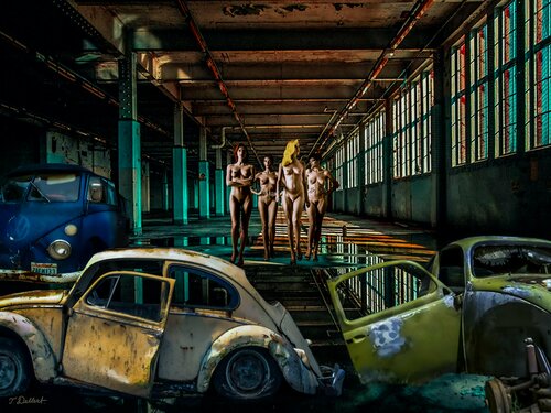 Naked in the old VolksWagen factory van Thomas Dellert, Fotografie te koop op Singulart