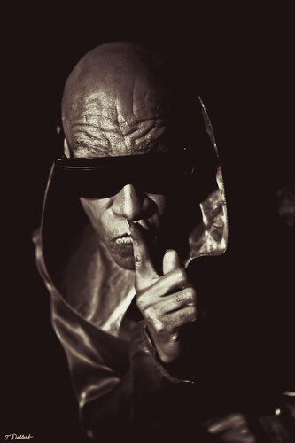 Keep it a secret- Curtis Jones par Thomas Dellert, Photographie en vente sur Singulart