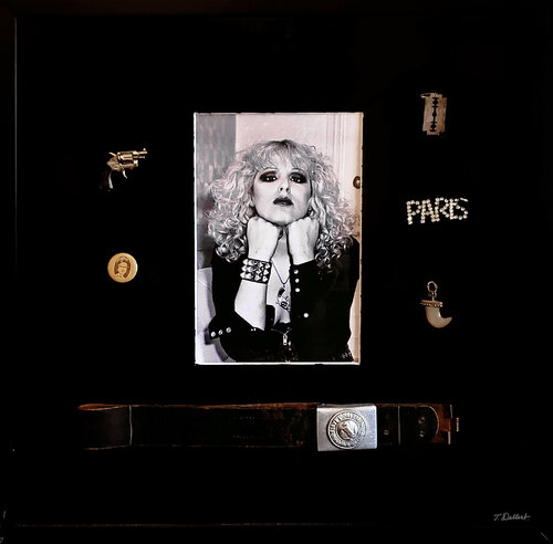 Punk Queen Nancy "Nasty"  Spungen  1978.  ( personal items  given to me in NY after her death  by a mutual friend,  in a hand-built wood box with plexiglas ) by Thomas Dellert, 기타 매체 for Sale on Singulart