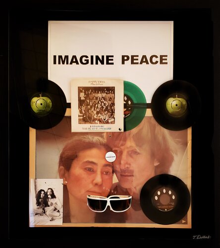 CHRISTMAS  FOR PEACE   2023.      1971 JOHN LENNONS  and JOKO ONO's  HAPPY X MAS.   one of the most famous Christmas records ever made 1971 Comes with a  signed Certificate of authenticity de Thomas Dellert, Otros medios a la venta en Singulart