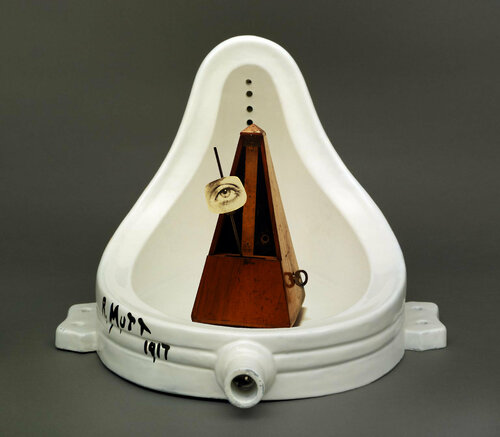 The Originals   ( after Man Ray's Destructible Object  and Marcel Duchamp's Fountain  ) de Thomas Dellert, Fotografía a la venta en Singulart