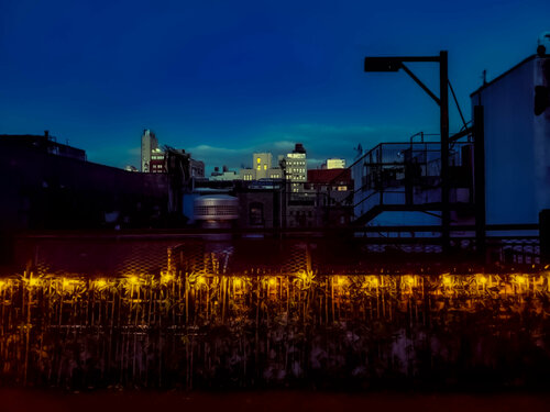 MANHATTAN ROOFTOP.     ( a Manhattan night in a Light-box ) di Thomas Dellert, Fotografia in vendita su Singulart