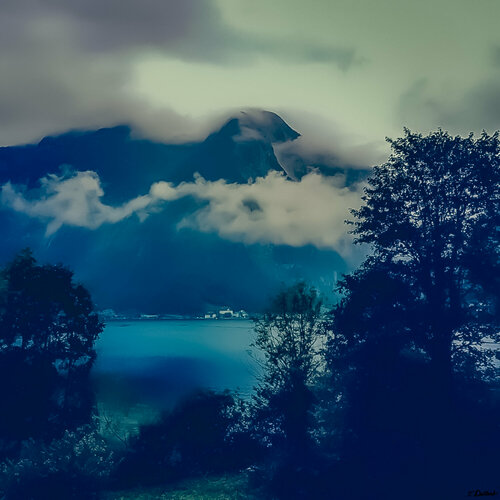 The Magic of the  Blue Mountain Mist par Thomas Dellert, Photographie en vente sur Singulart