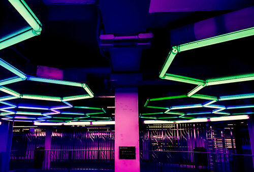New York Neon Station par Thomas Dellert, Photographie en vente sur Singulart