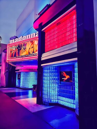 Club Madonna - Miami. Original photo T Dellert de Thomas Dellert, Fotografía a la venta en Singulart