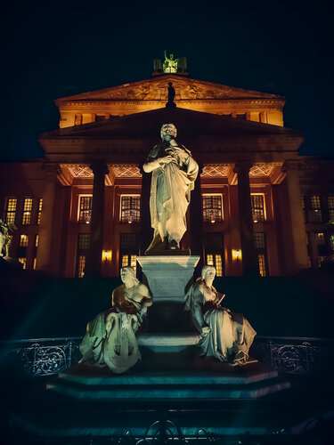Berlin Gendarmen Markt de Thomas Dellert, Fotografía a la venta en Singulart