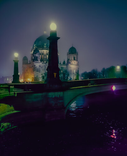 Friedrichsbruecke Berlin de Thomas Dellert, Fotografía a la venta en Singulart