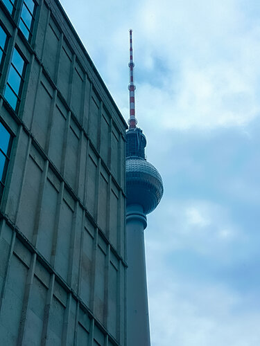 Berlin profiles par Thomas Dellert, Photographie en vente sur Singulart