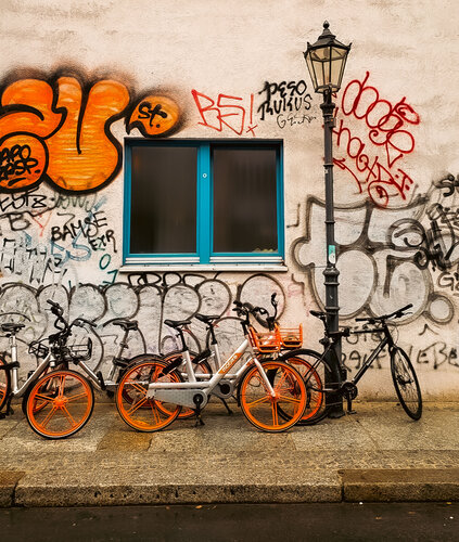 Berlin city of bicycles par Thomas Dellert, Photographie en vente sur Singulart