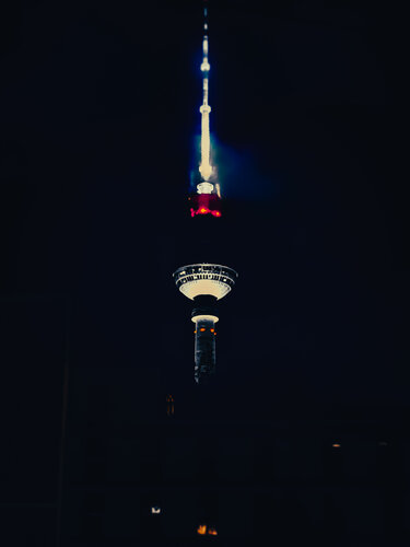 Techno Night Berlin par Thomas Dellert, Photographie en vente sur Singulart