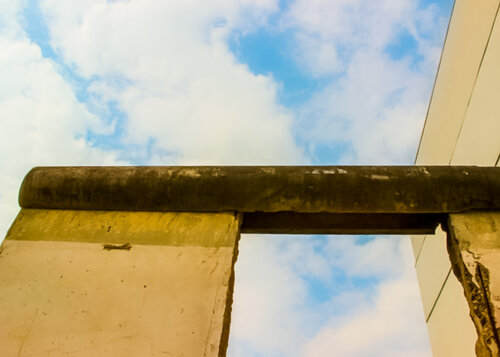 Berlin Wall. ( fragment 2 ) von Thomas Dellert, Fotografie kaufen auf Singulart