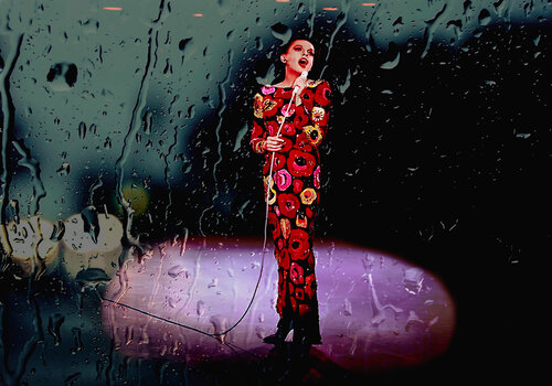 JUDY. singing in the rain par Thomas Dellert, Photographie en vente sur Singulart