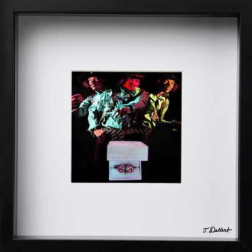 Jimi Hendrix Cherokee Native Indian silver ring with his birthstone Blue Topaz  given to me in 1970 at Tivoli Stockholm just shortly before his tragic death  Comes with a  signed Certificate of authenticity von Thomas Dellert, Andere Medien kaufen auf Singulart