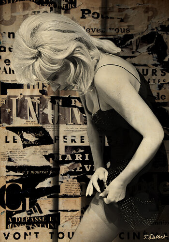 Gina Lover  always in Nylons van Thomas Dellert, Fotografie te koop op Singulart
