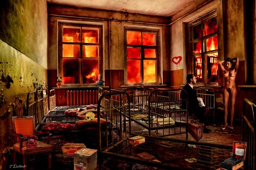 Burning Love.         a contemporary war scenario after a photograph of Helmut Newton van Thomas Dellert, Fotografie te koop op Singulart