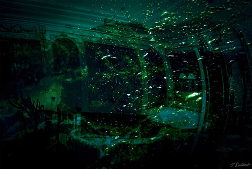 TITANIC Under water Light Box 1 van Thomas Dellert, Fotografie te koop op Singulart
