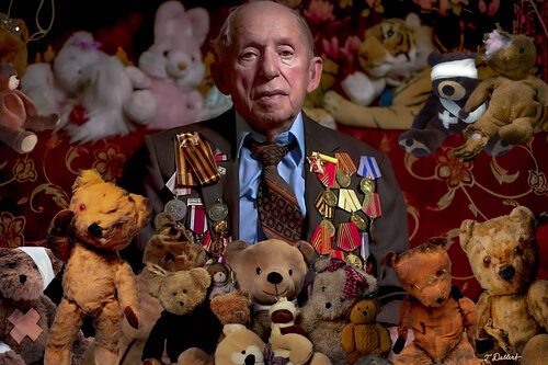 Russian Bear Hero of the Great War van Thomas Dellert, Fotografie te koop op Singulart