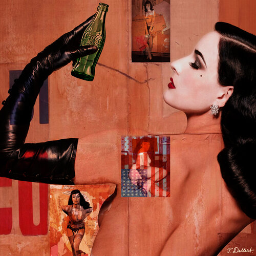 American Icons DITA von Teese , Bettie Page and Coca Cola di Thomas Dellert, Stampa in vendita su Singulart