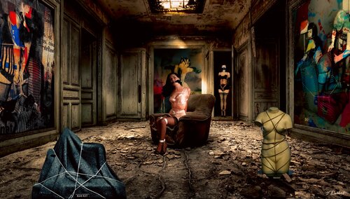 Dita's and Man Ray's Bondage Room di Thomas Dellert, Fotografia in vendita su Singulart