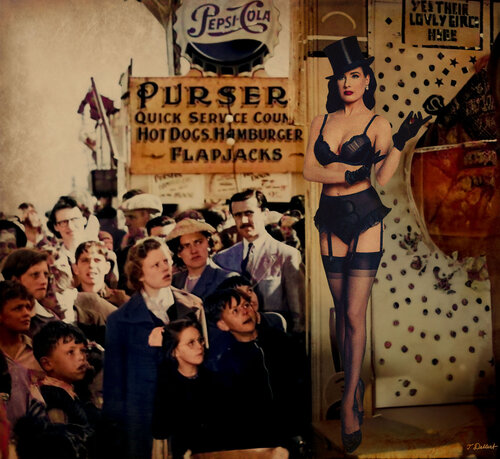 Dita working in an American 1950's  Fun Fair di Thomas Dellert, Fotografia in vendita su Singulart