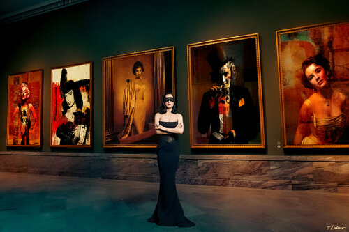 Dita Blindfolded on Thomas Dellerts Art Exhibit di Thomas Dellert, Fotografia in vendita su Singulart