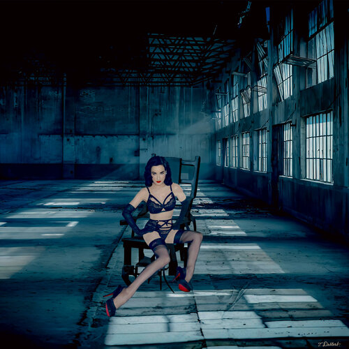 Dita is Electric like 1000 Volt  ! par Thomas Dellert, Photographie en vente sur Singulart