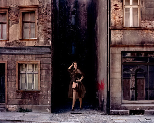 Dita flashing her legs in Berlin 1930s Thomas Dellert
