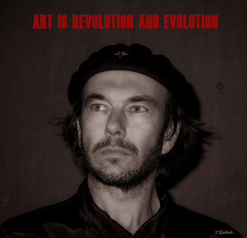 REVOLUTION IN EVOLUTION Thomas Dellert