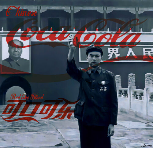 RED COKE  - The artist Thomas Dellert in a Mao uniform with a Chinese Coke can in Beijing 1983 de Thomas Dellert, Fotografía a la venta en Singulart