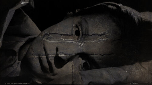 To feel the pressance of the cross par Thomas Dellert, Photographie en vente sur Singulart
